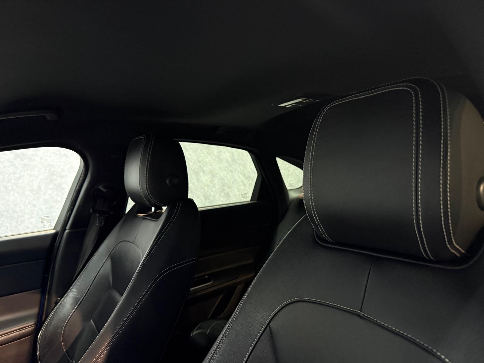 Jaguar XF view 21