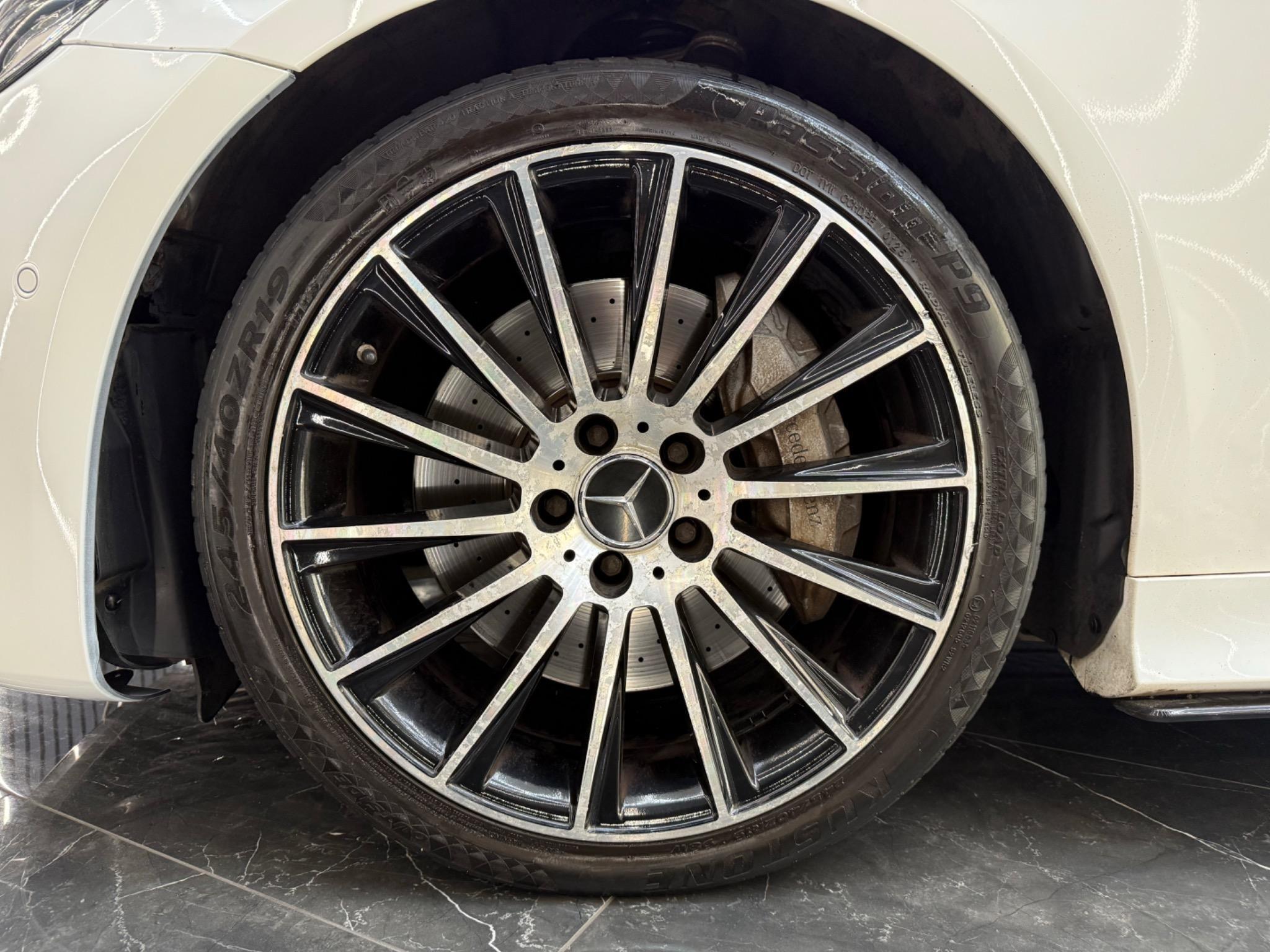 Mercedes-Benz E Class view 38