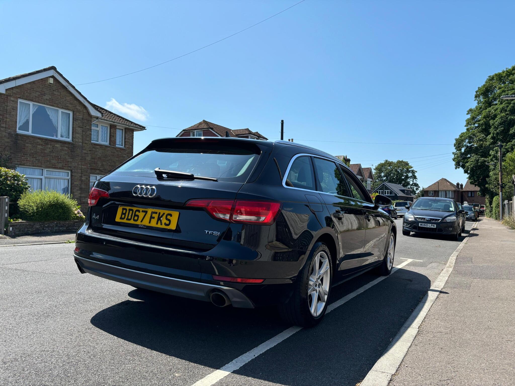 Audi A4 Avant view 2