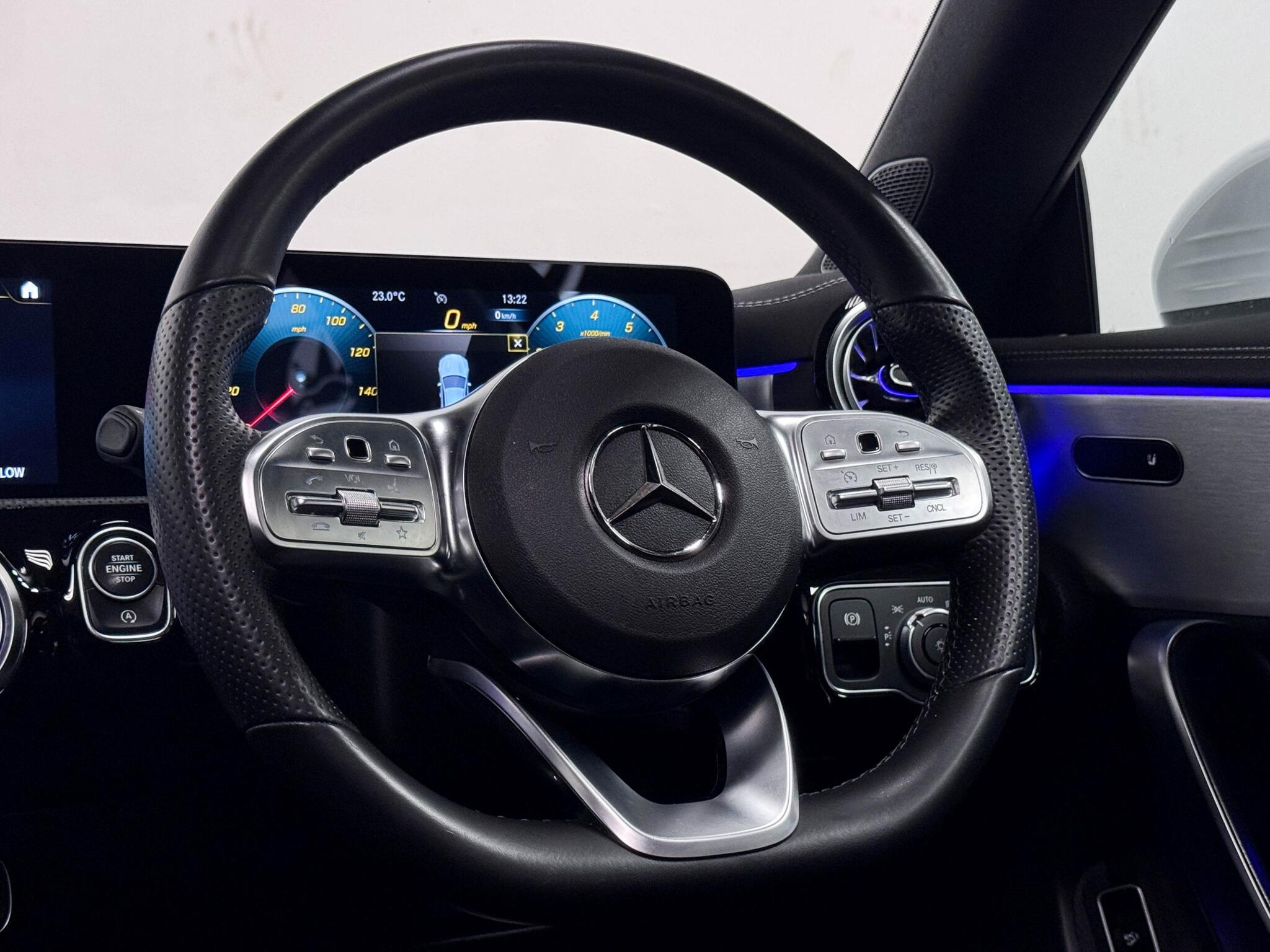 Mercedes-Benz Cla view 12