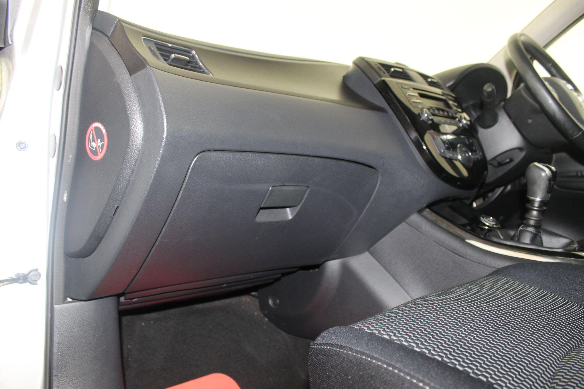 Nissan Pulsar view 29