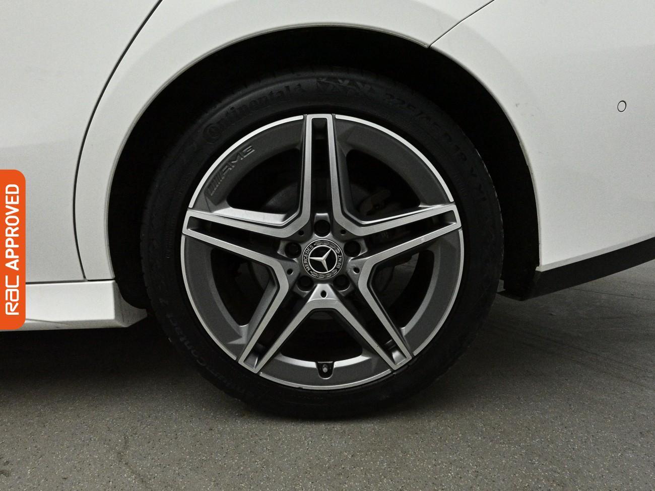 Mercedes-Benz Cla view 28