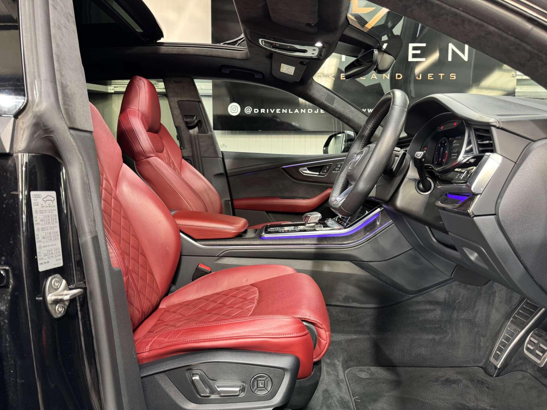 Audi SQ8 view 19
