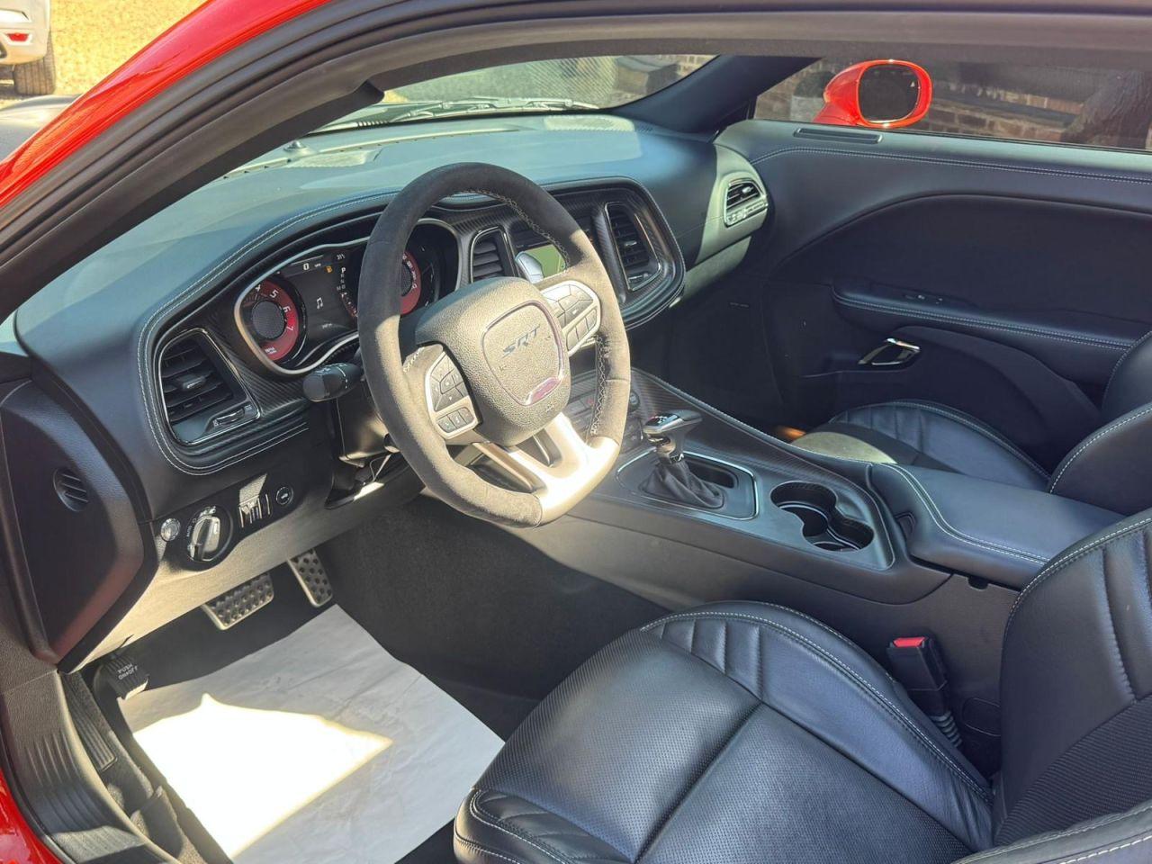 Dodge Challenger view 9