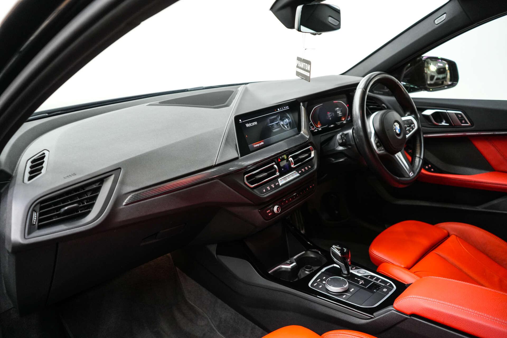 BMW 1 Series view 19