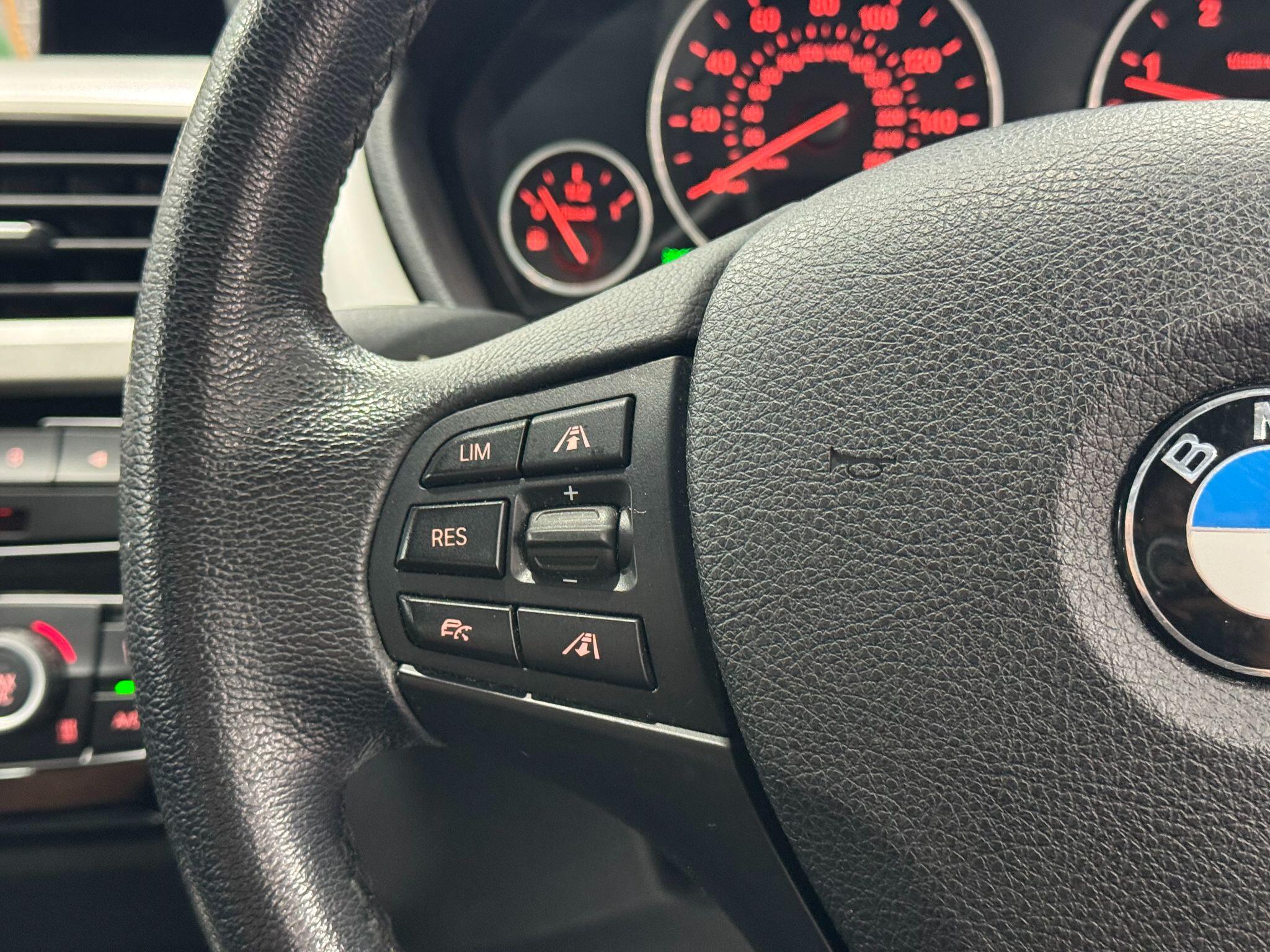 BMW 3 Series view 24