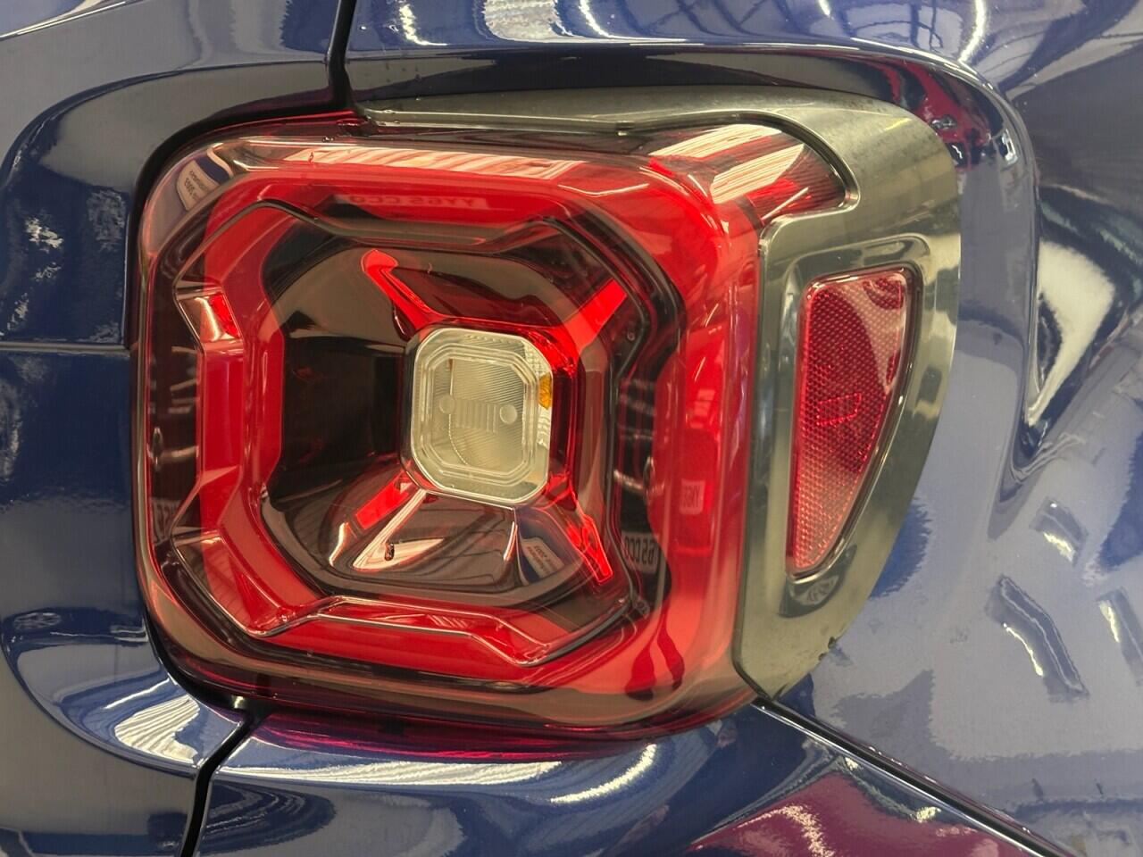 Jeep Renegade view 45