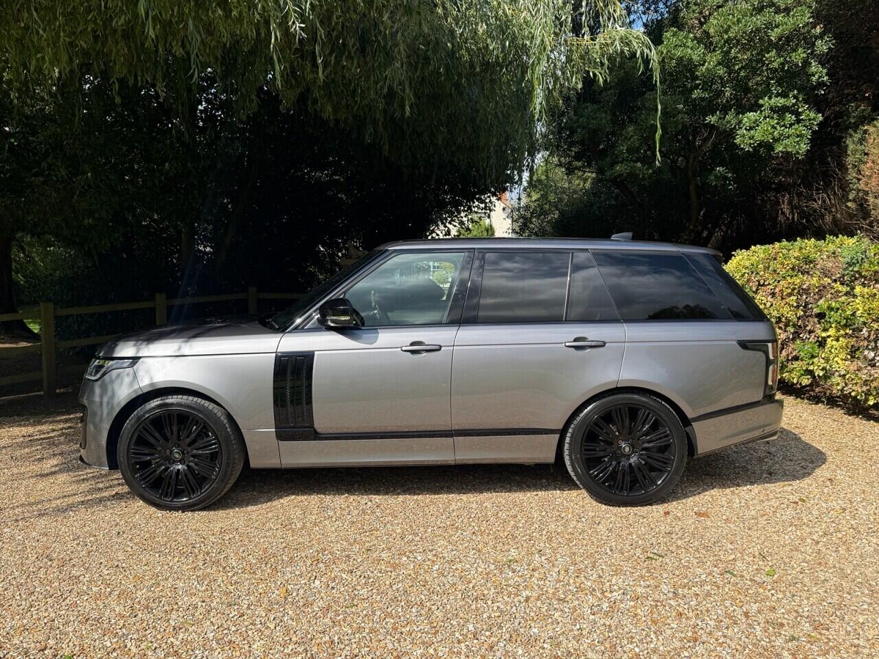 Land Rover Range Rover view 34
