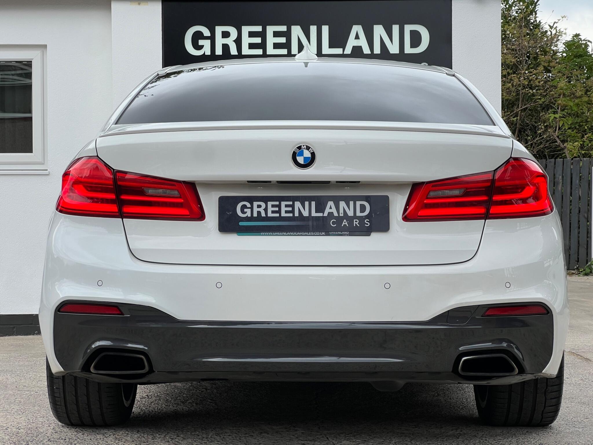 BMW 5 Series view 18