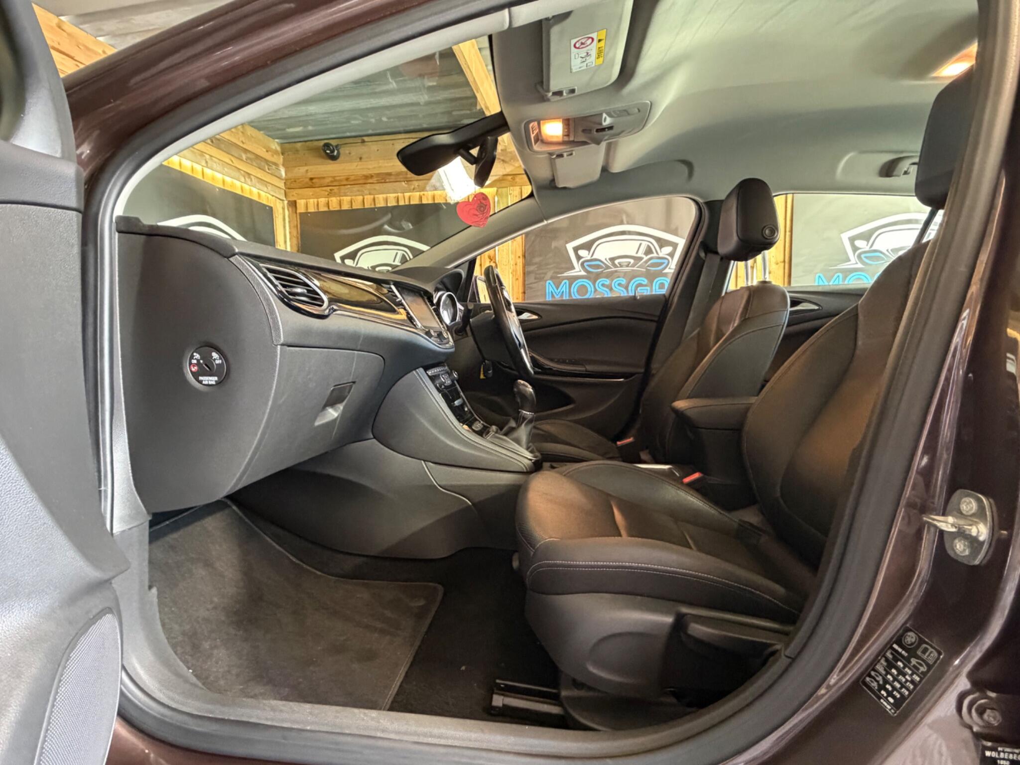 Vauxhall Astra view 34
