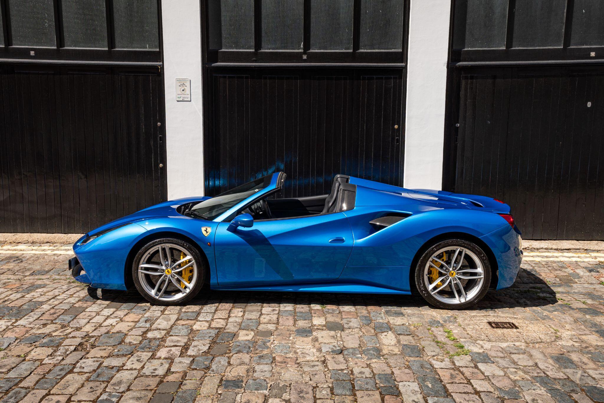 Ferrari 488 view 38