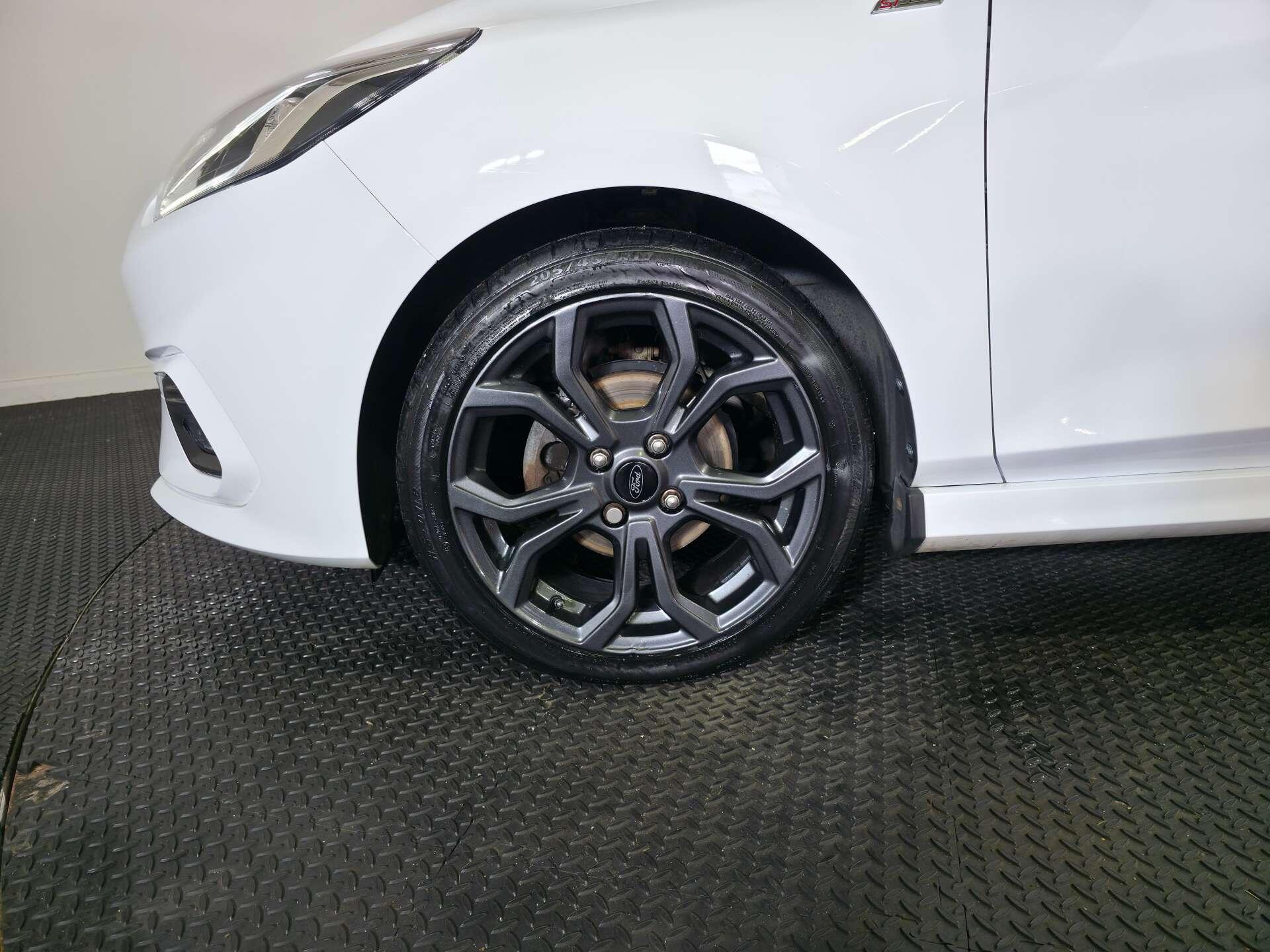 Ford Fiesta view 59