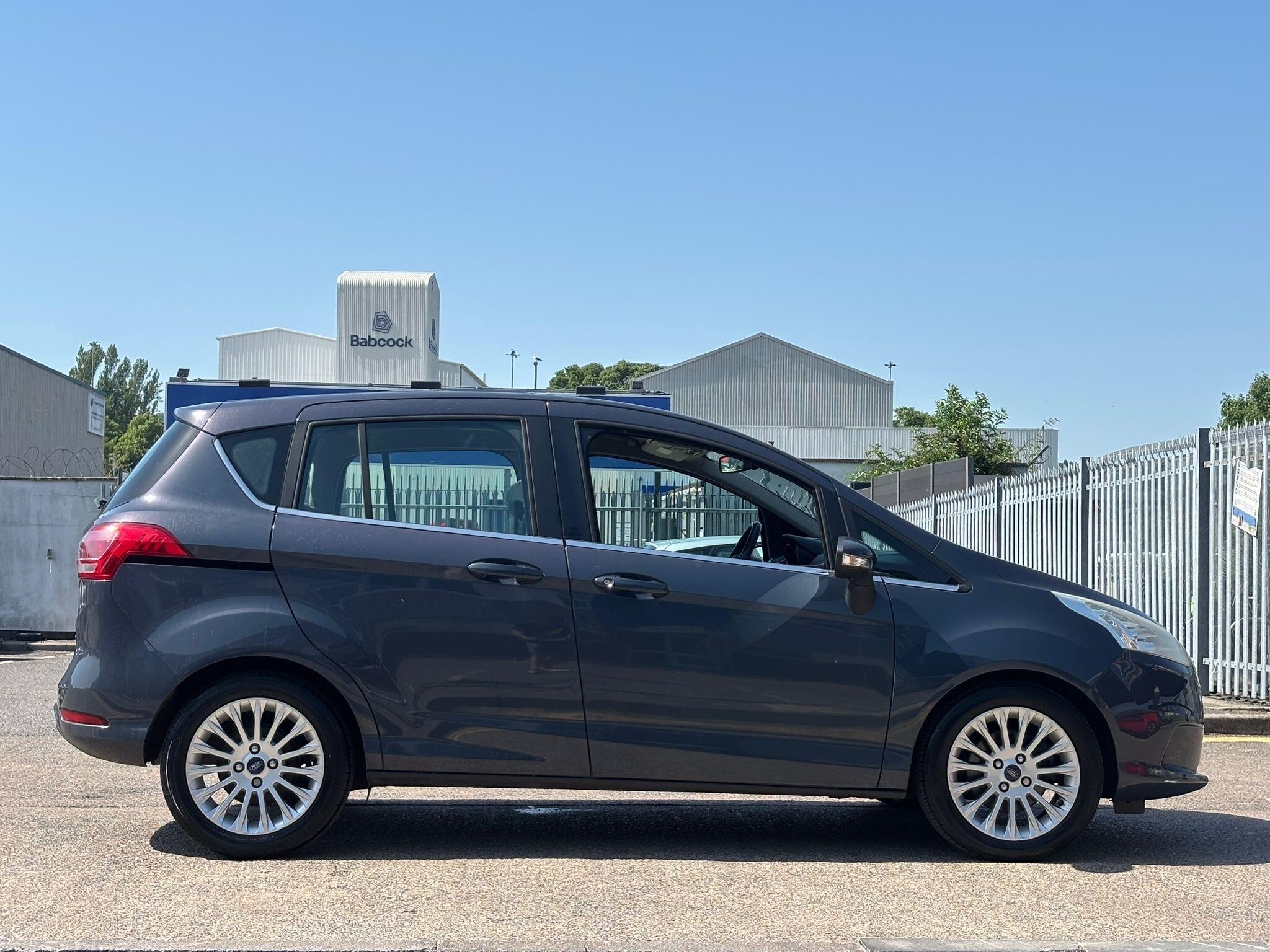 Ford B-Max view 17