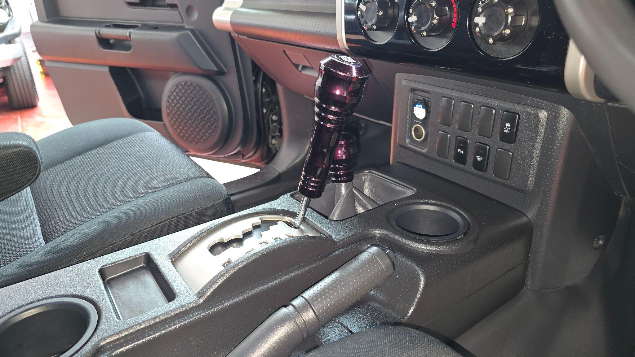 Toyota FJ Cruiser view 9