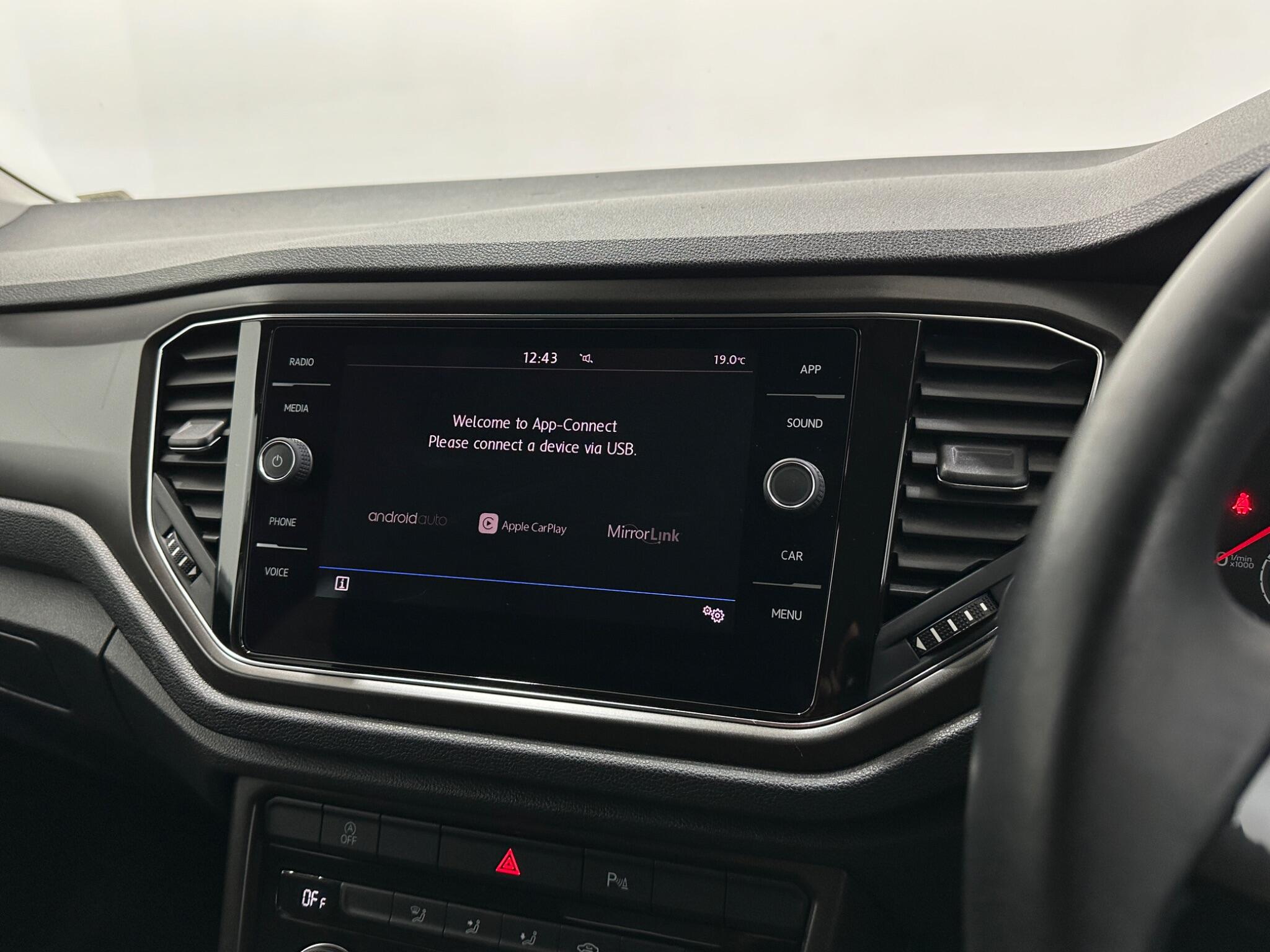 Volkswagen T-Roc view 23