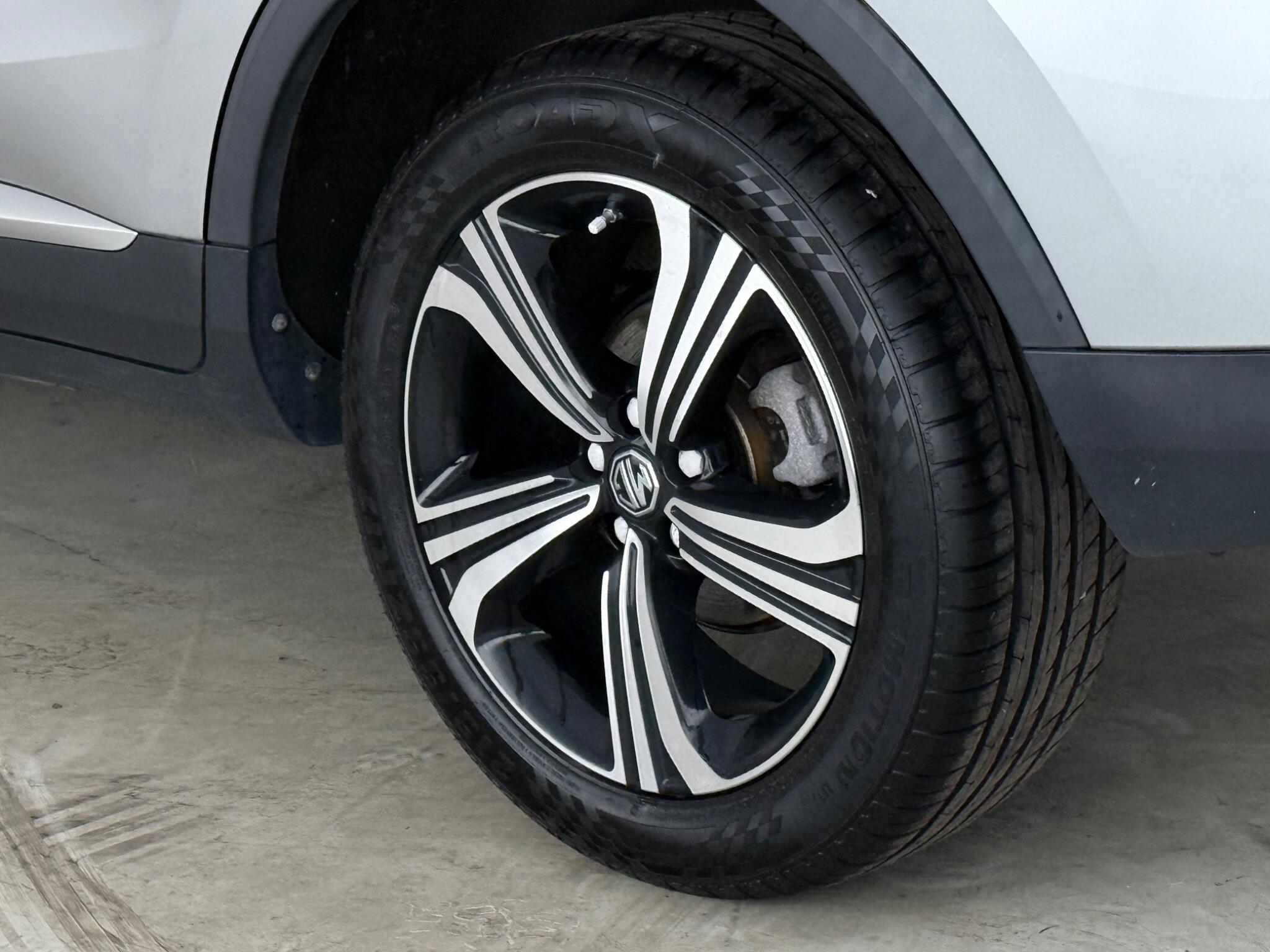 MG ZS view 9