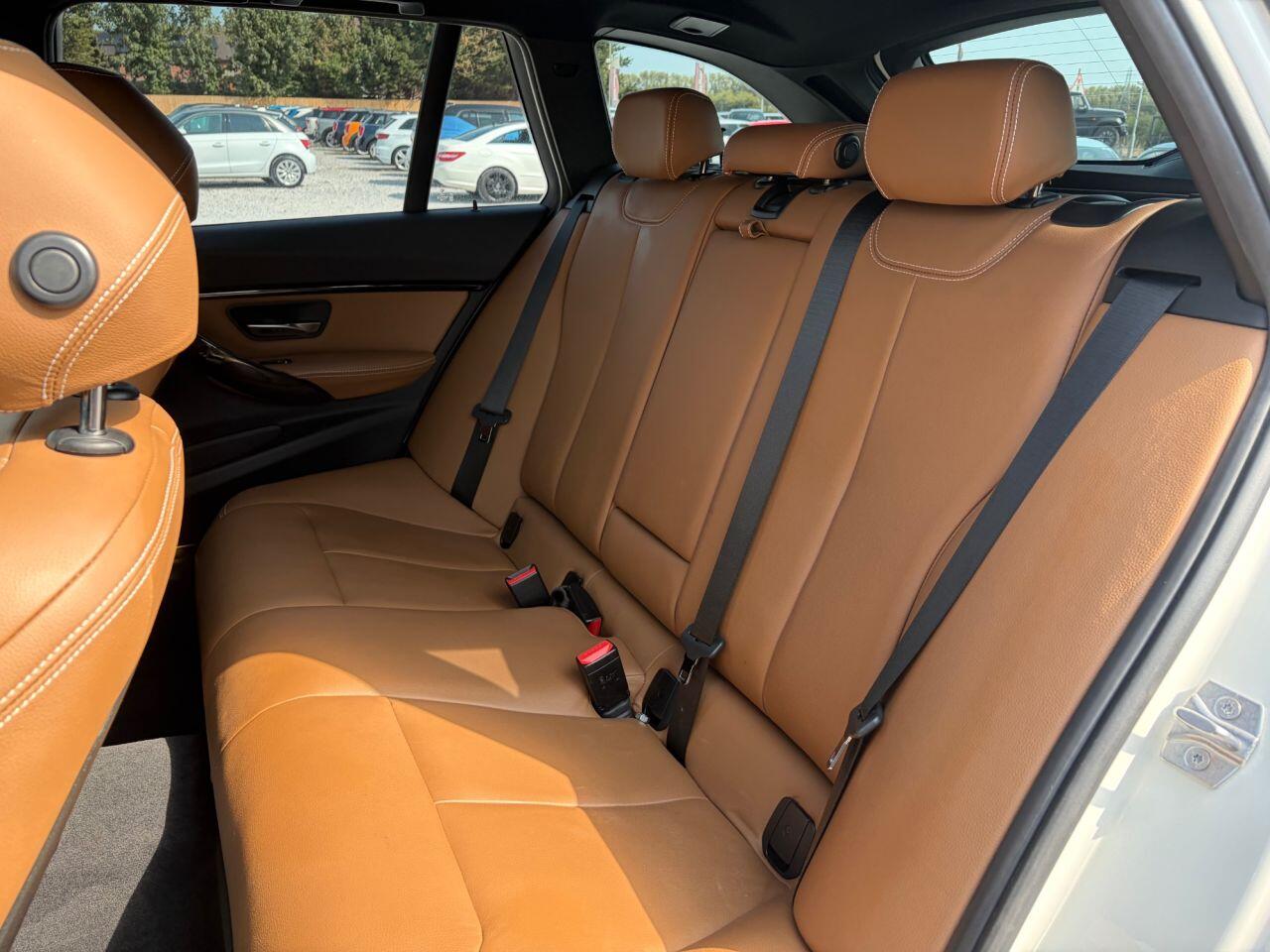 BMW 3 Series view 20