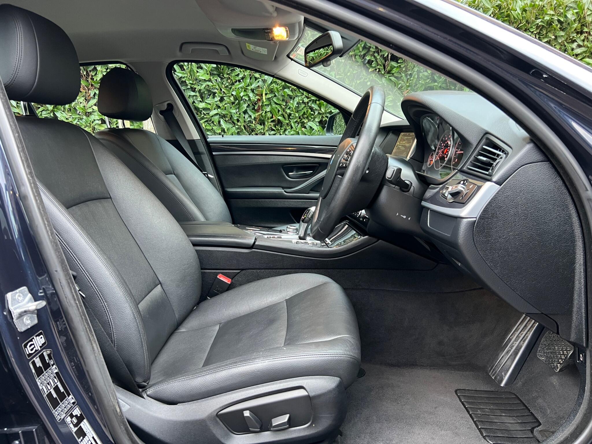BMW 5 Series view 19