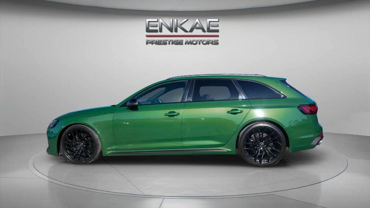 Audi RS4 Avant view 7