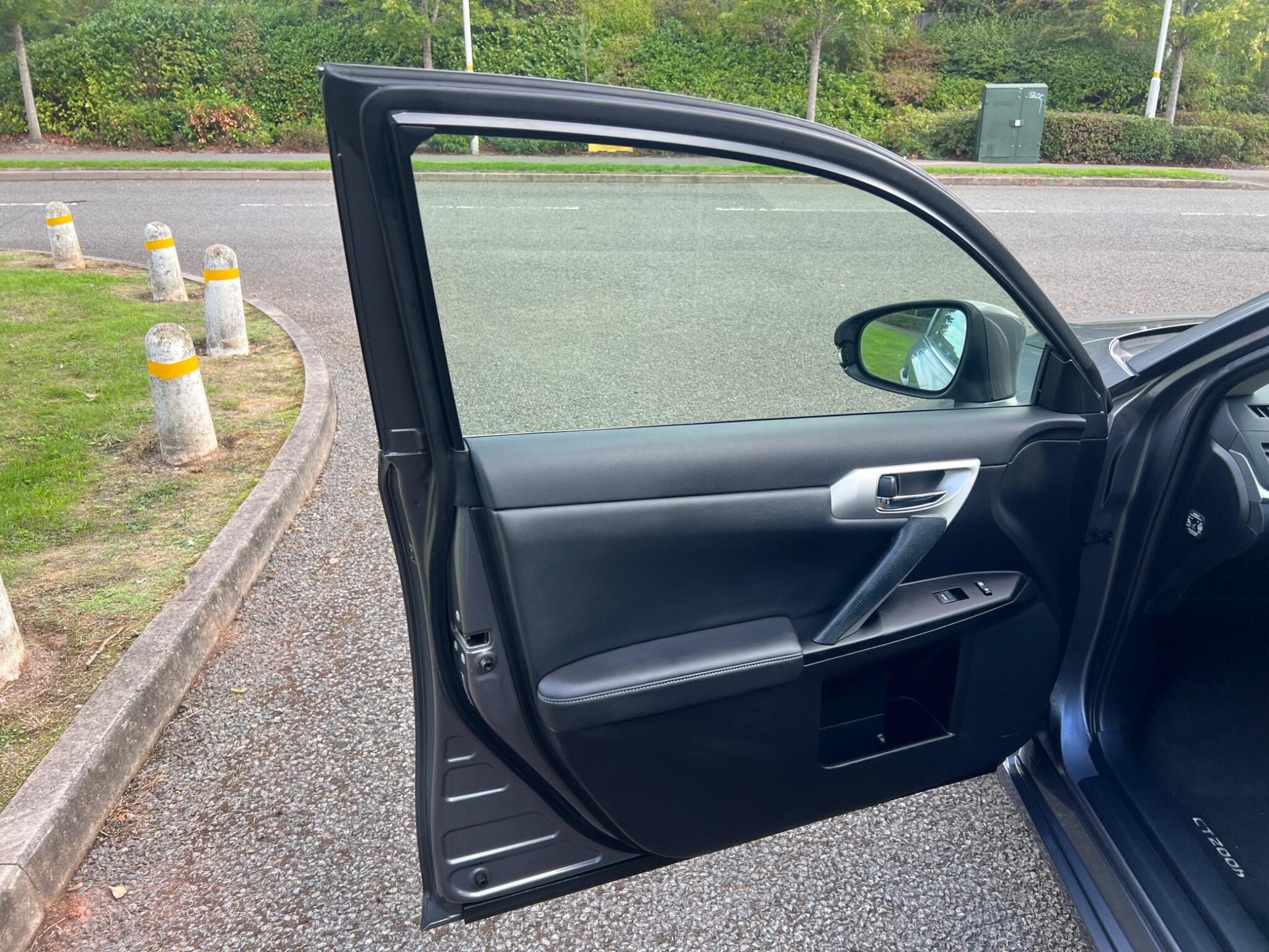 Lexus CT view 25