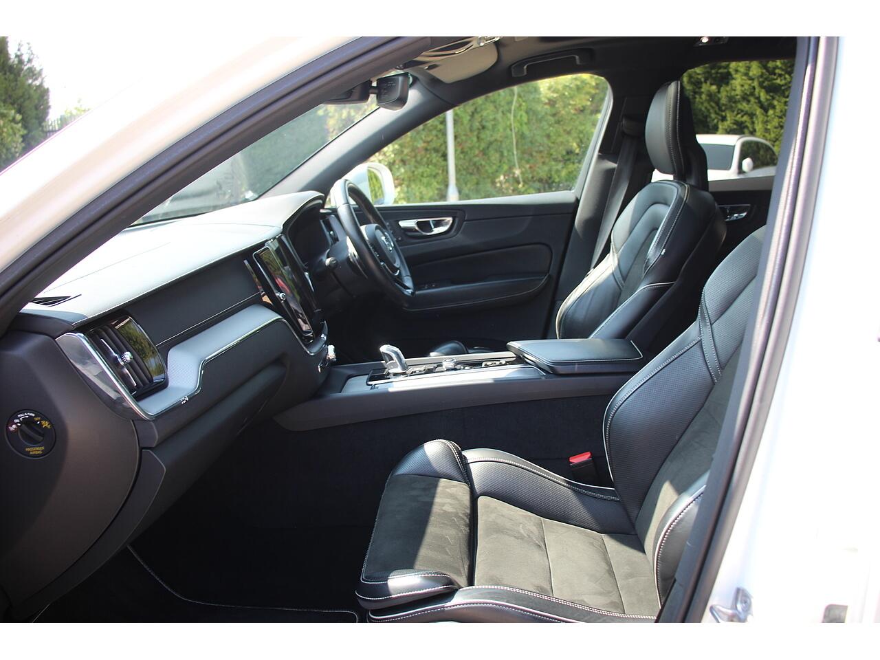 Volvo XC60 view 17