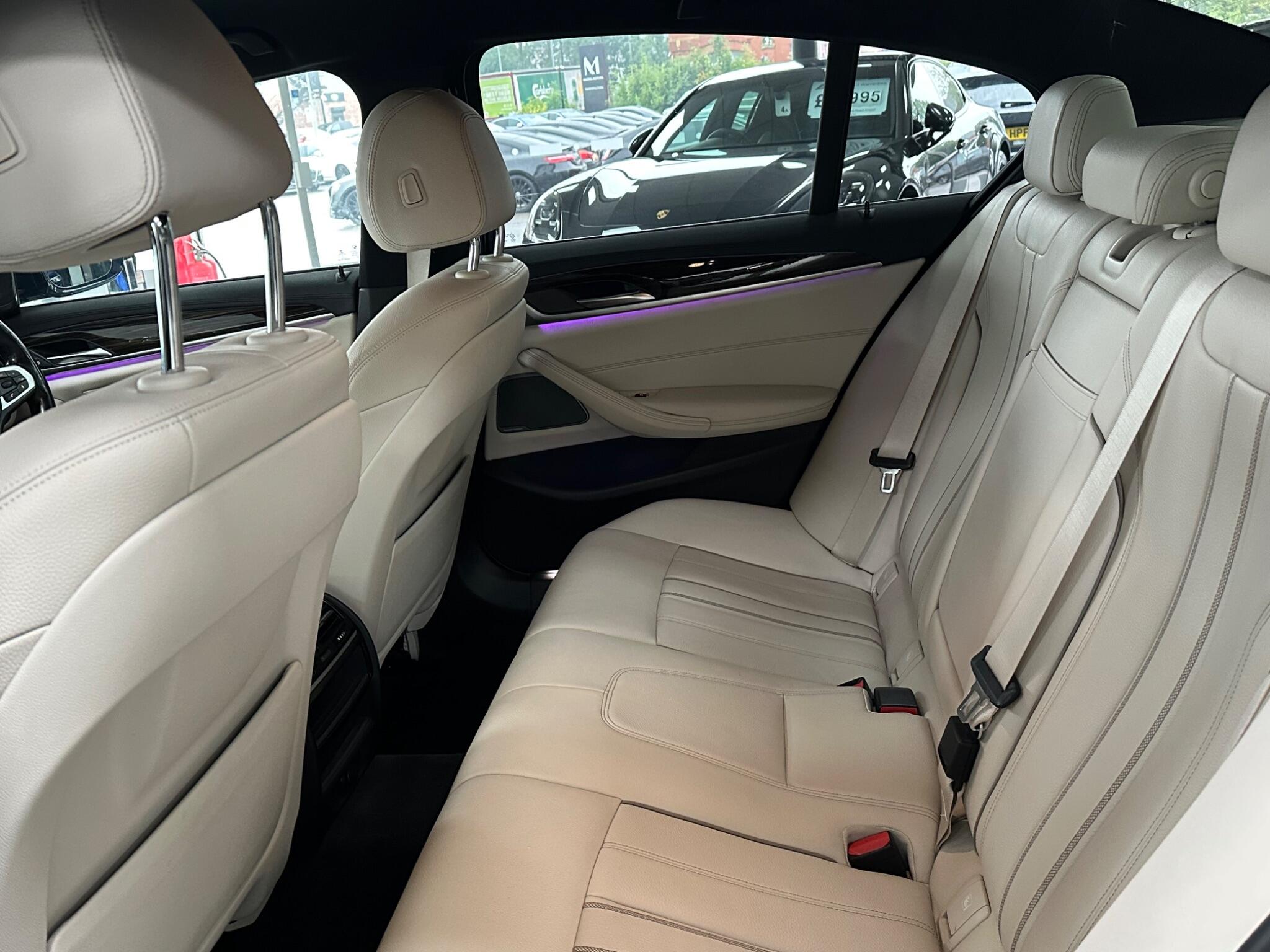 BMW 5 Series view 37