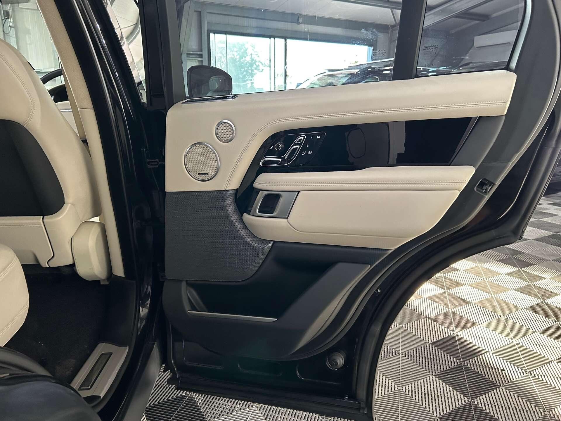 Land Rover Range Rover view 33