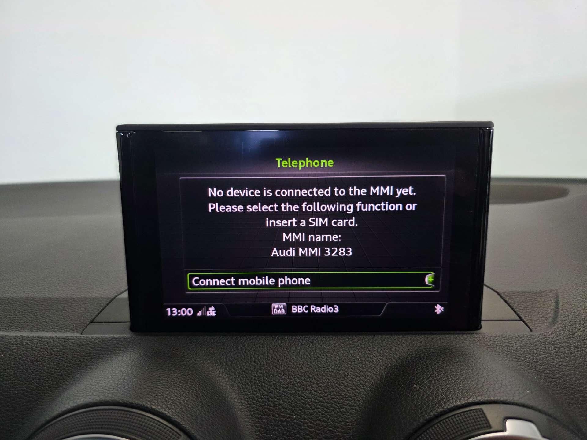 Audi Q2 view 32