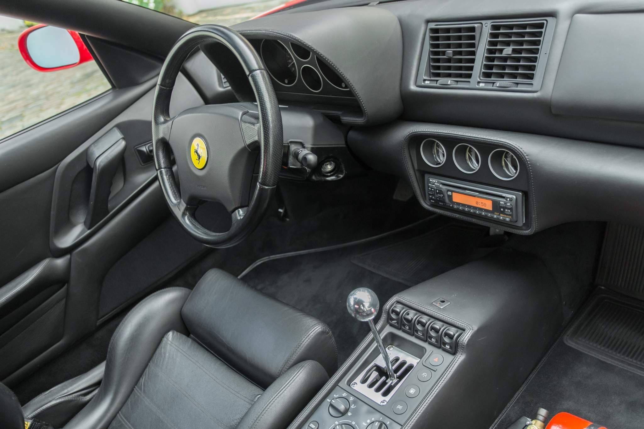 Ferrari F355 view 25