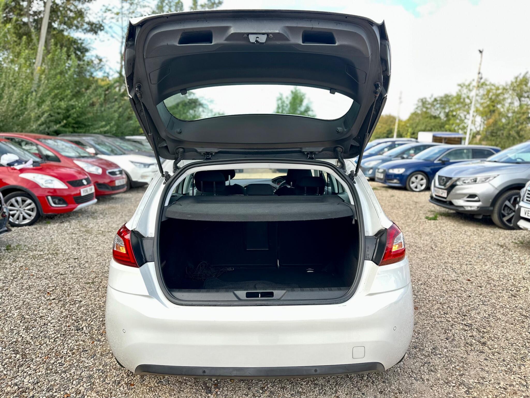 Peugeot 308 view 19