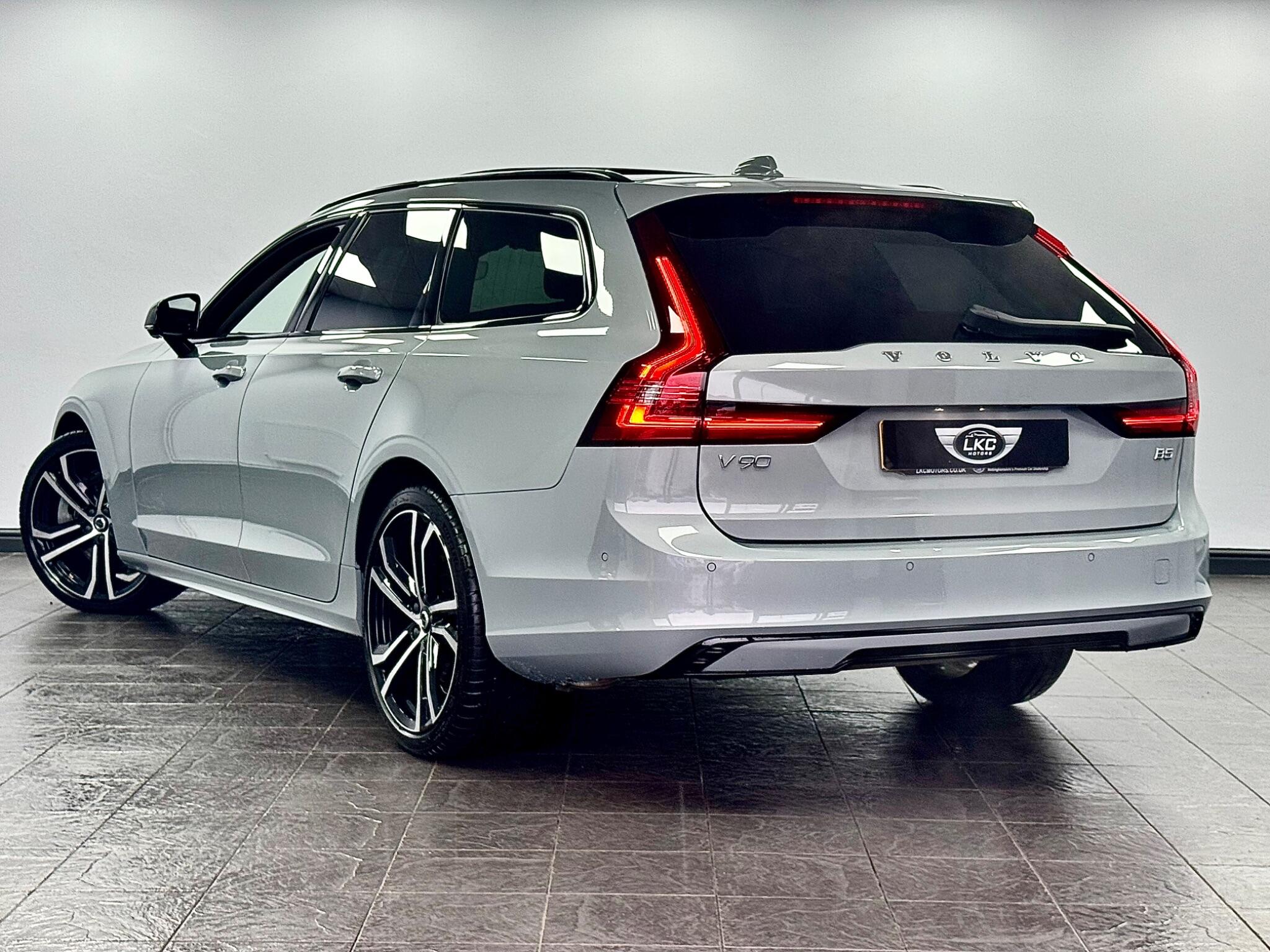 Volvo V90 view 15