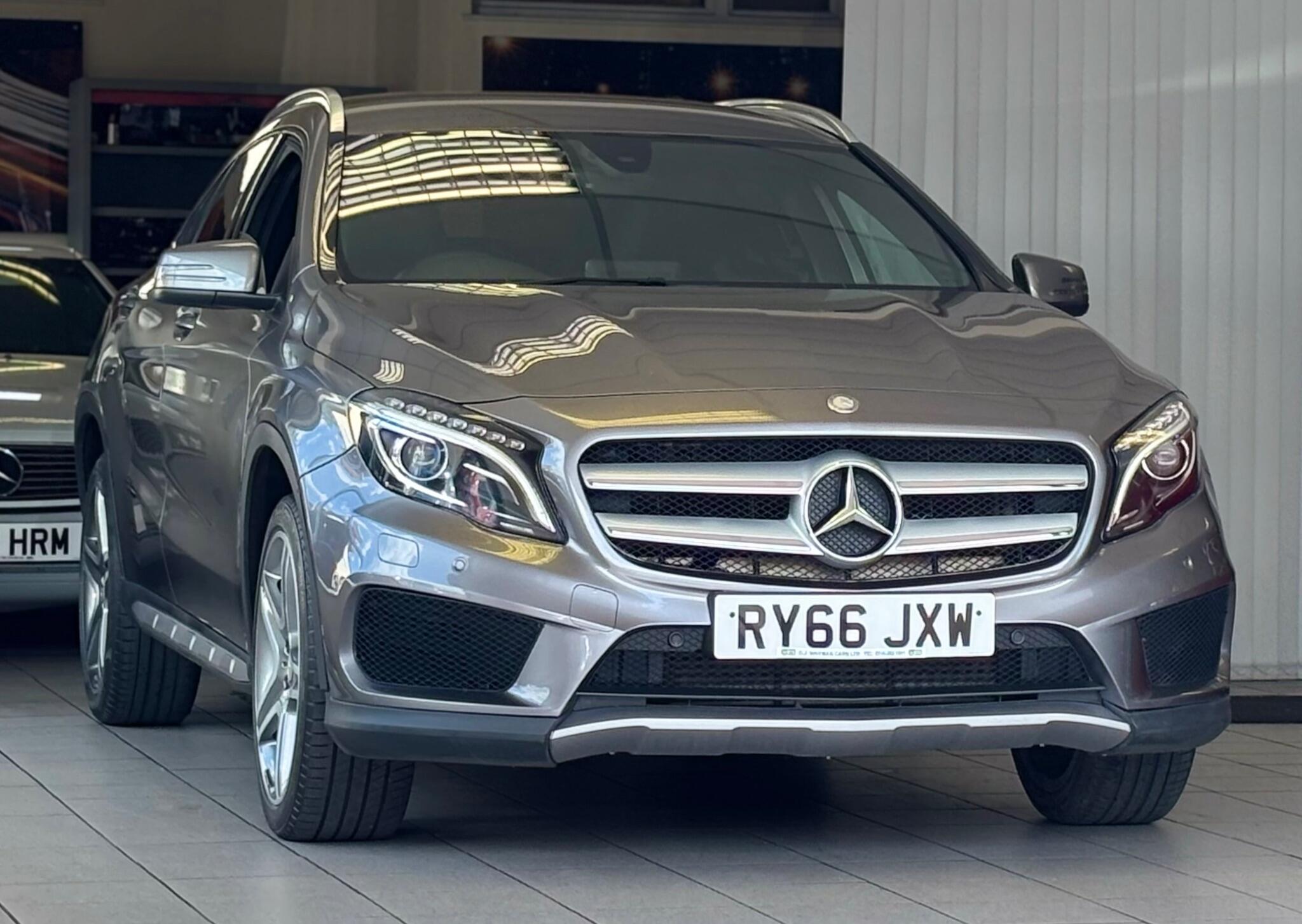 Mercedes-Benz Gla view 5
