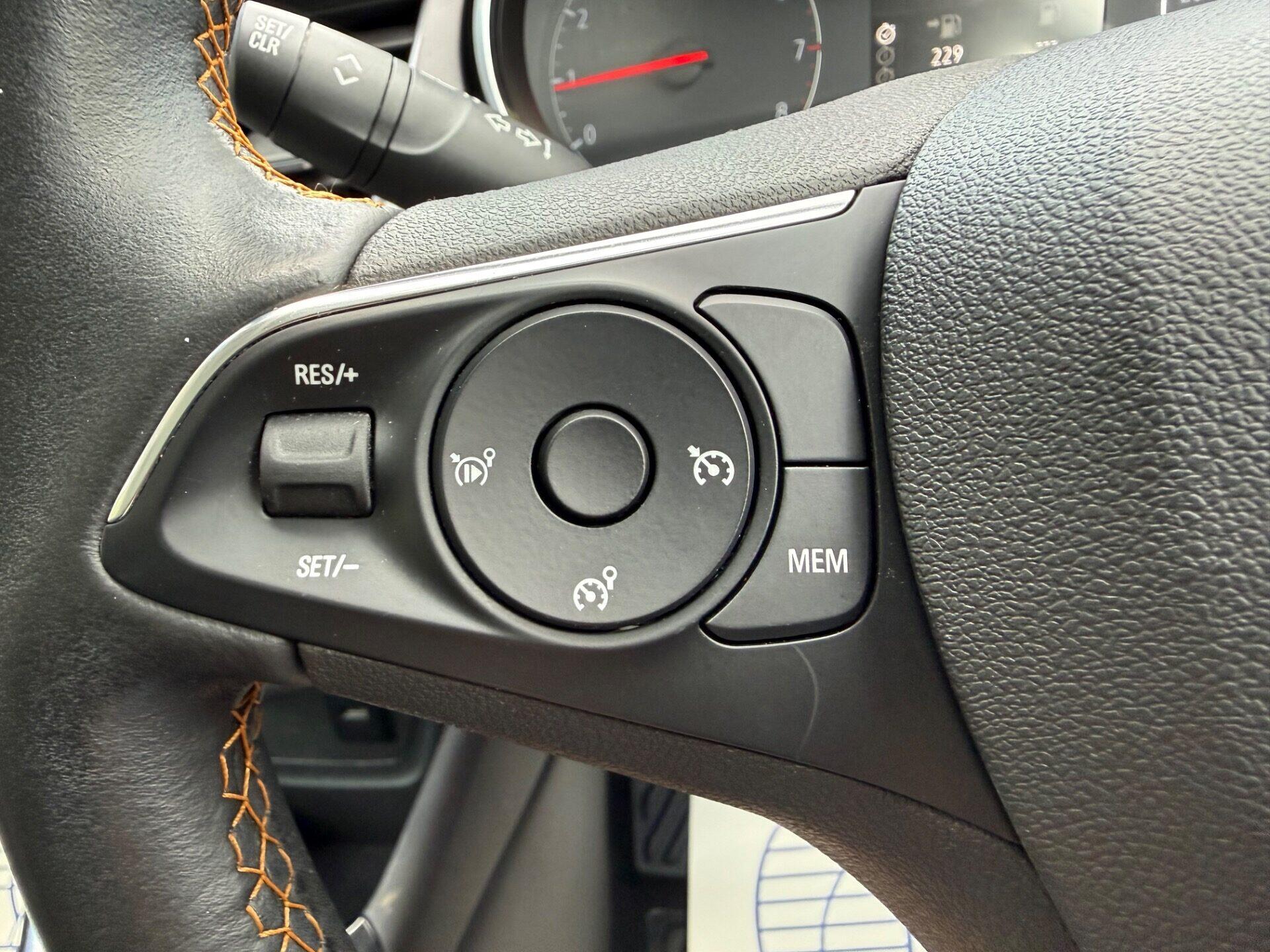 Vauxhall Crossland X view 34