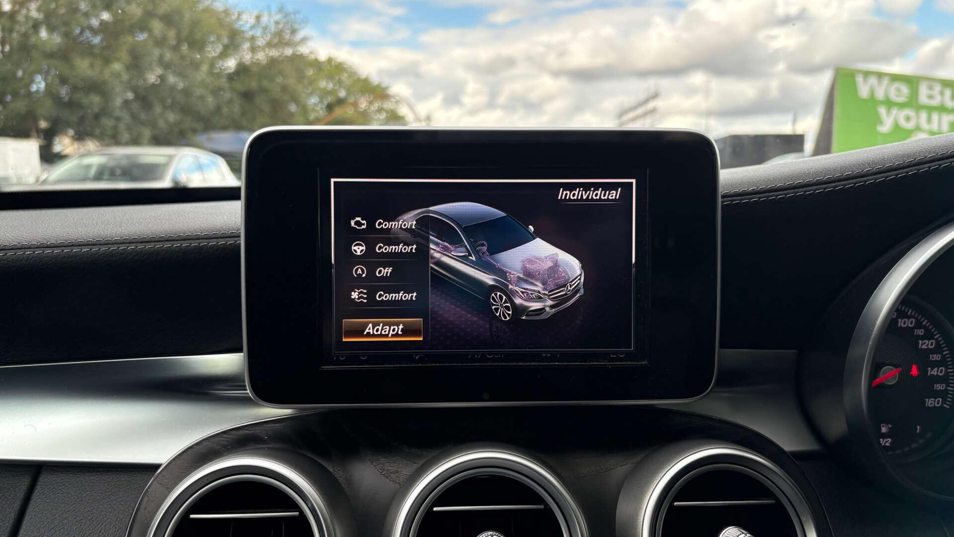 Mercedes-Benz C-Class view 35