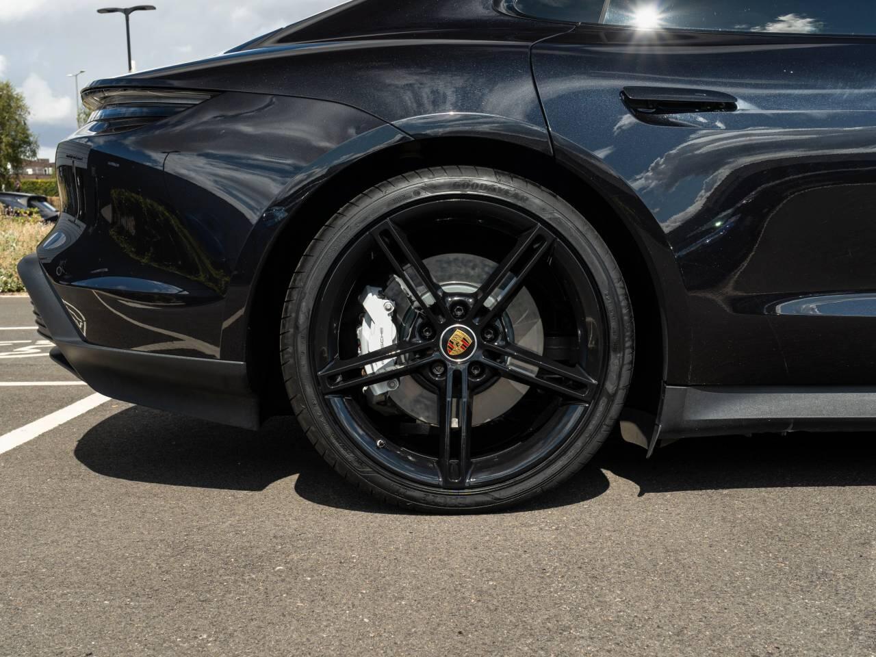 Porsche Taycan view 11