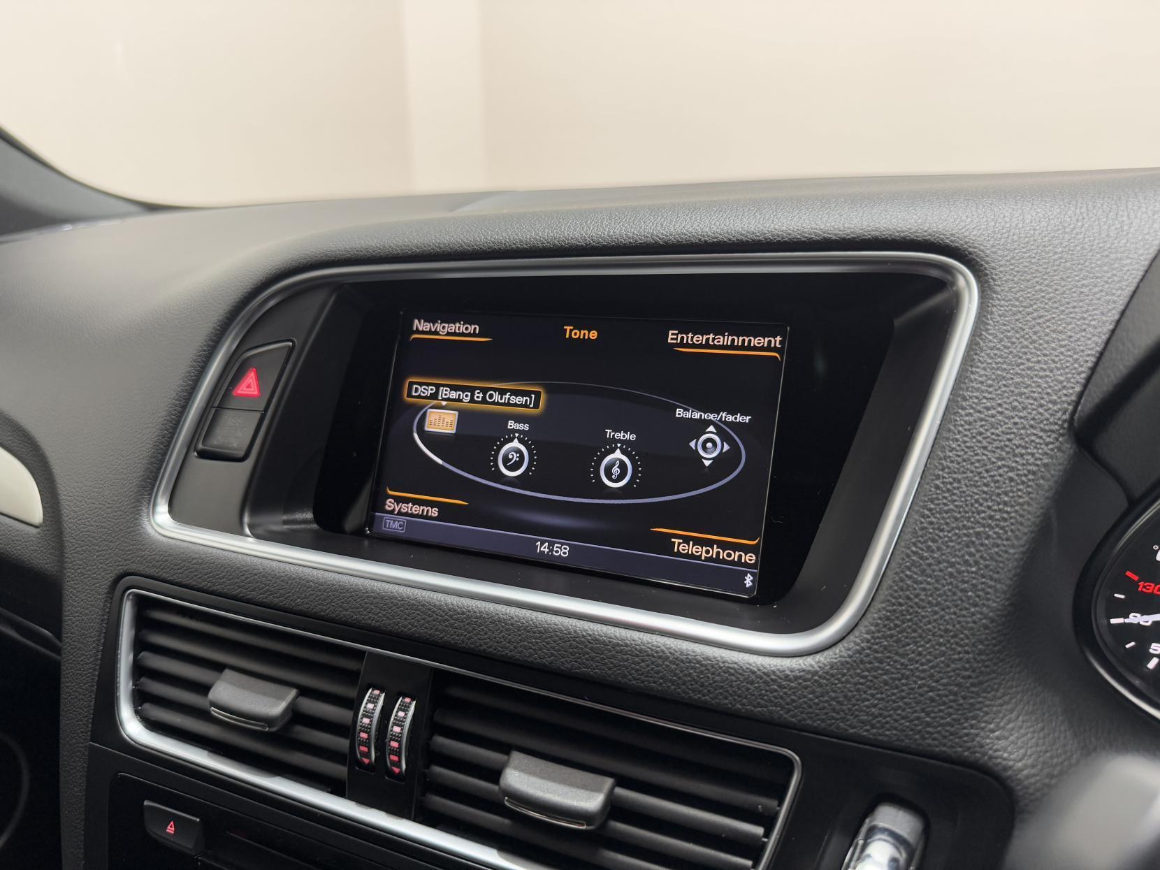 Audi SQ5 view 30
