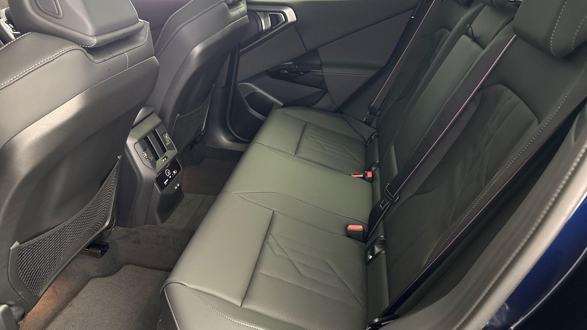 BMW X3 view 12