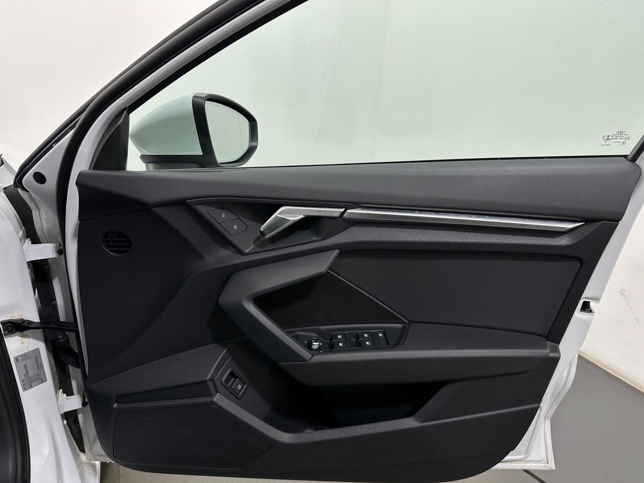 Audi A3 view 34