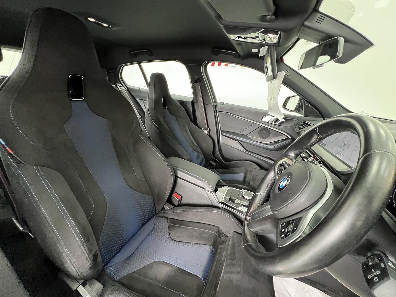 BMW 1 Series view 14