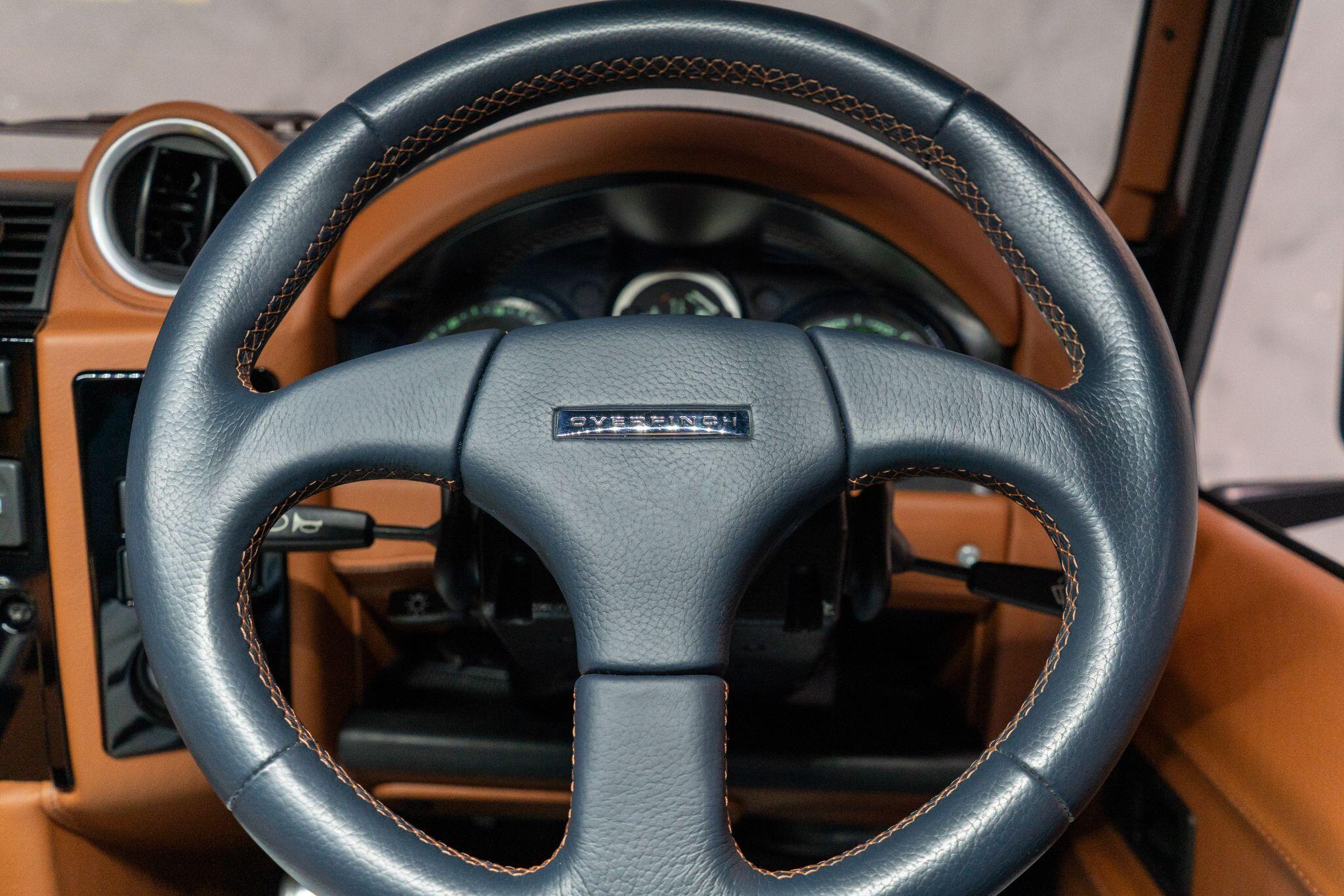 Land Rover Defender view 33
