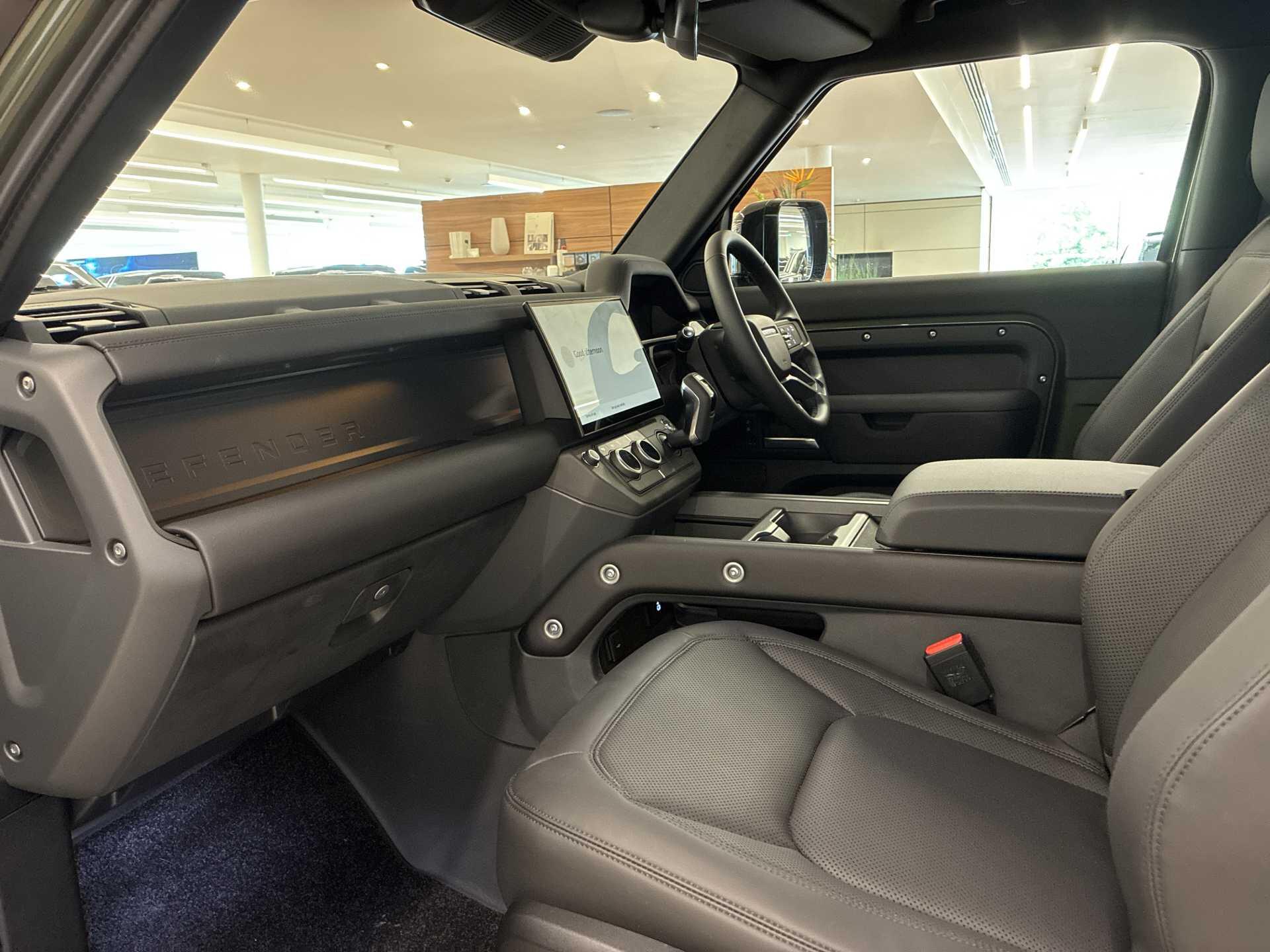 Land Rover Defender view 3
