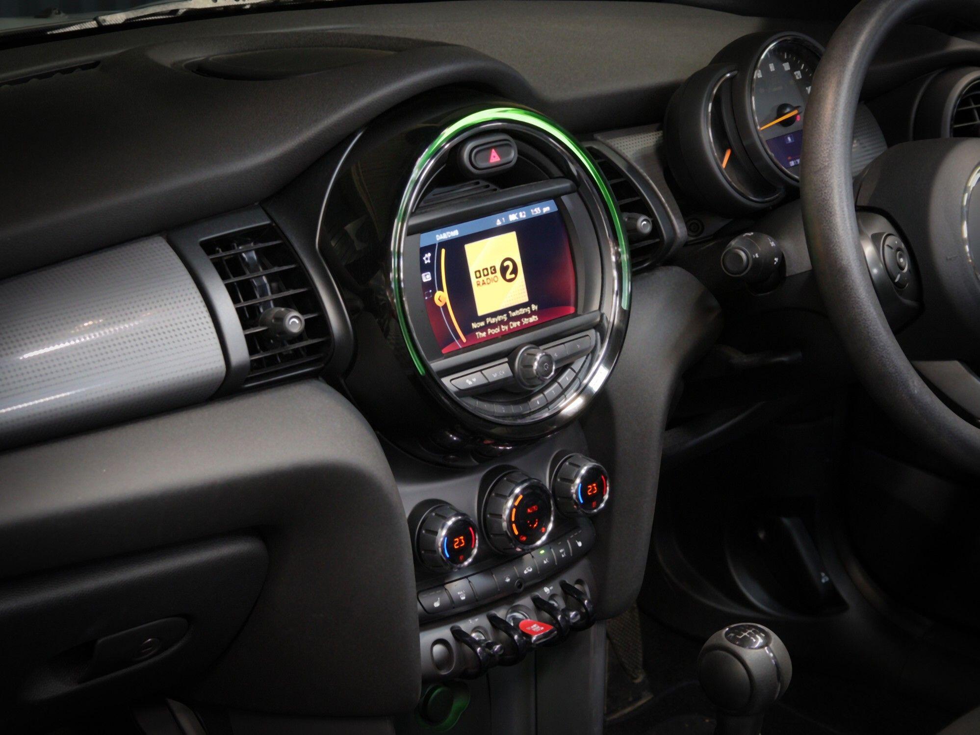 Mini Convertible view 10