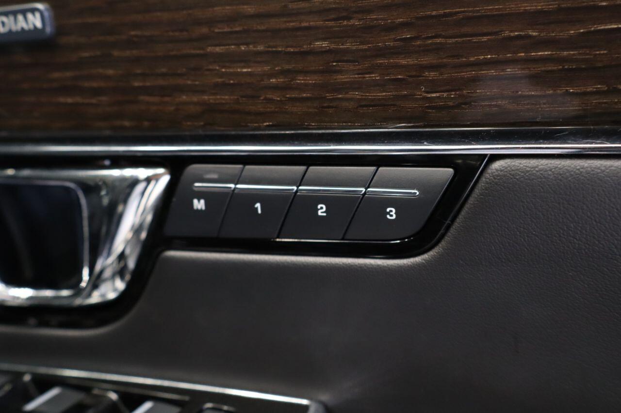 Jaguar XJ view 13