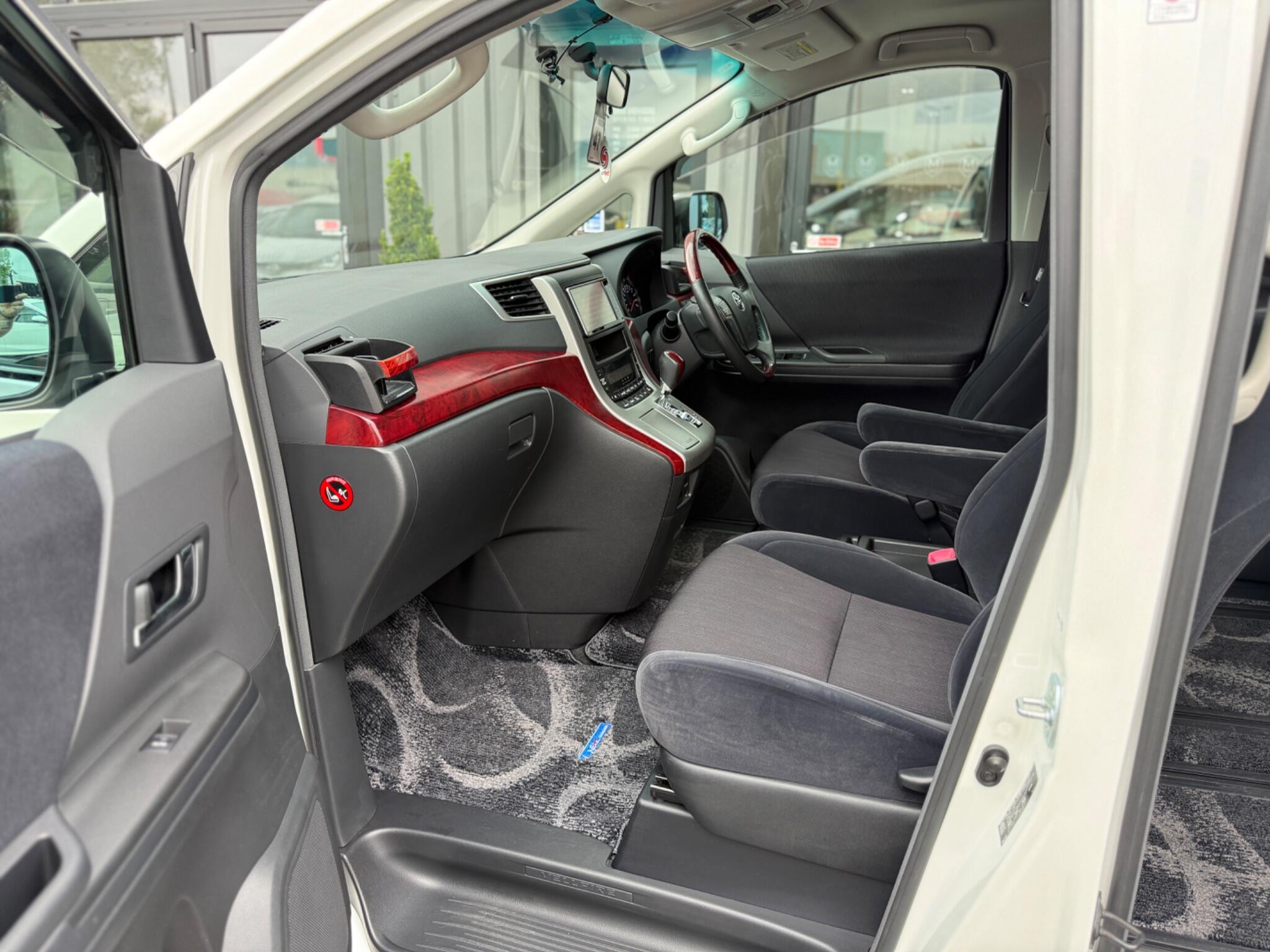 Toyota Vellfire view 47