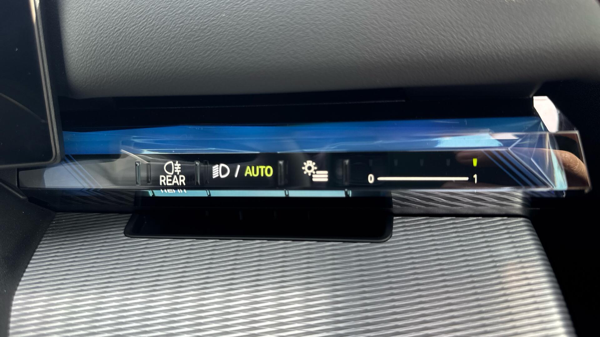 BMW i5 view 30