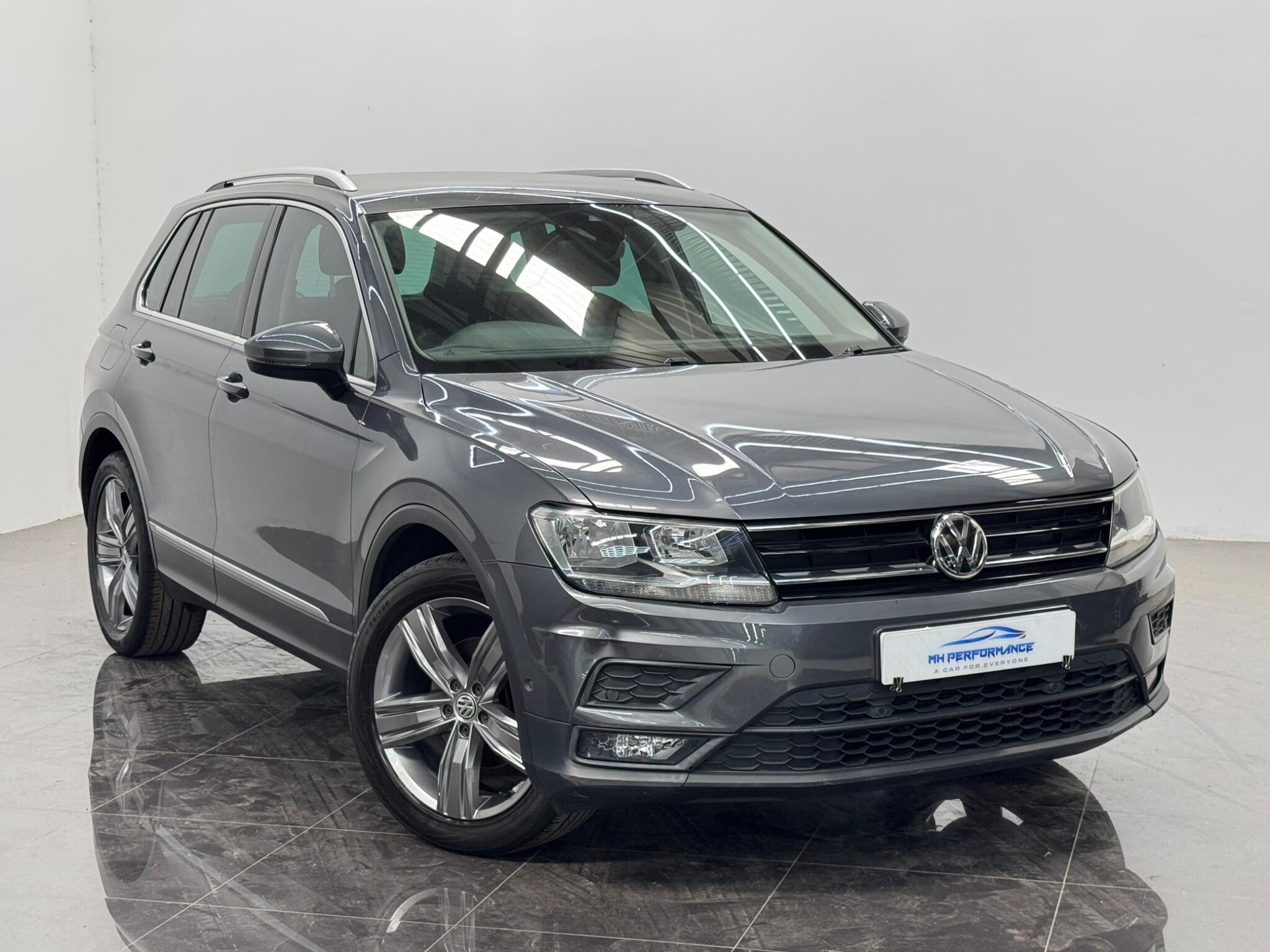 Volkswagen Tiguan view 3