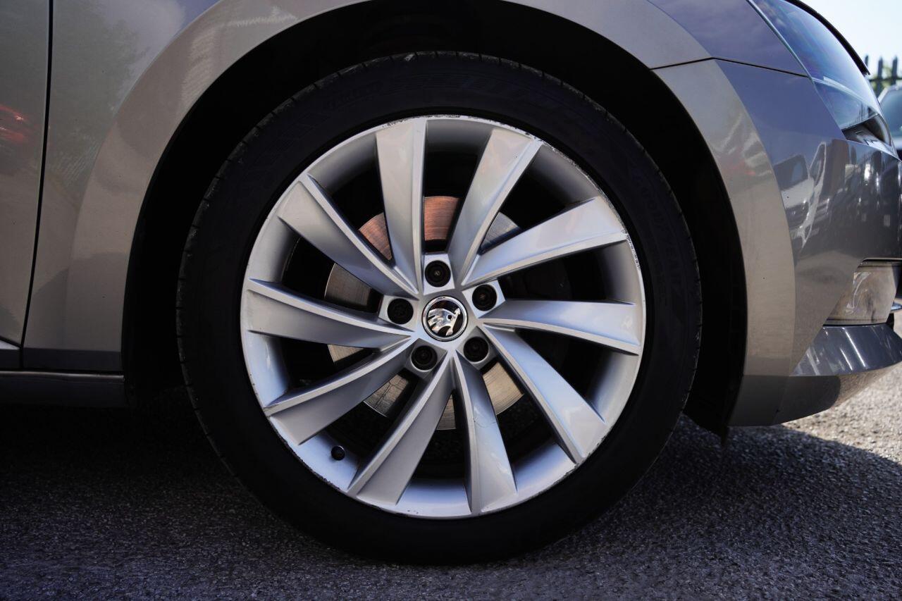 Skoda Superb view 18