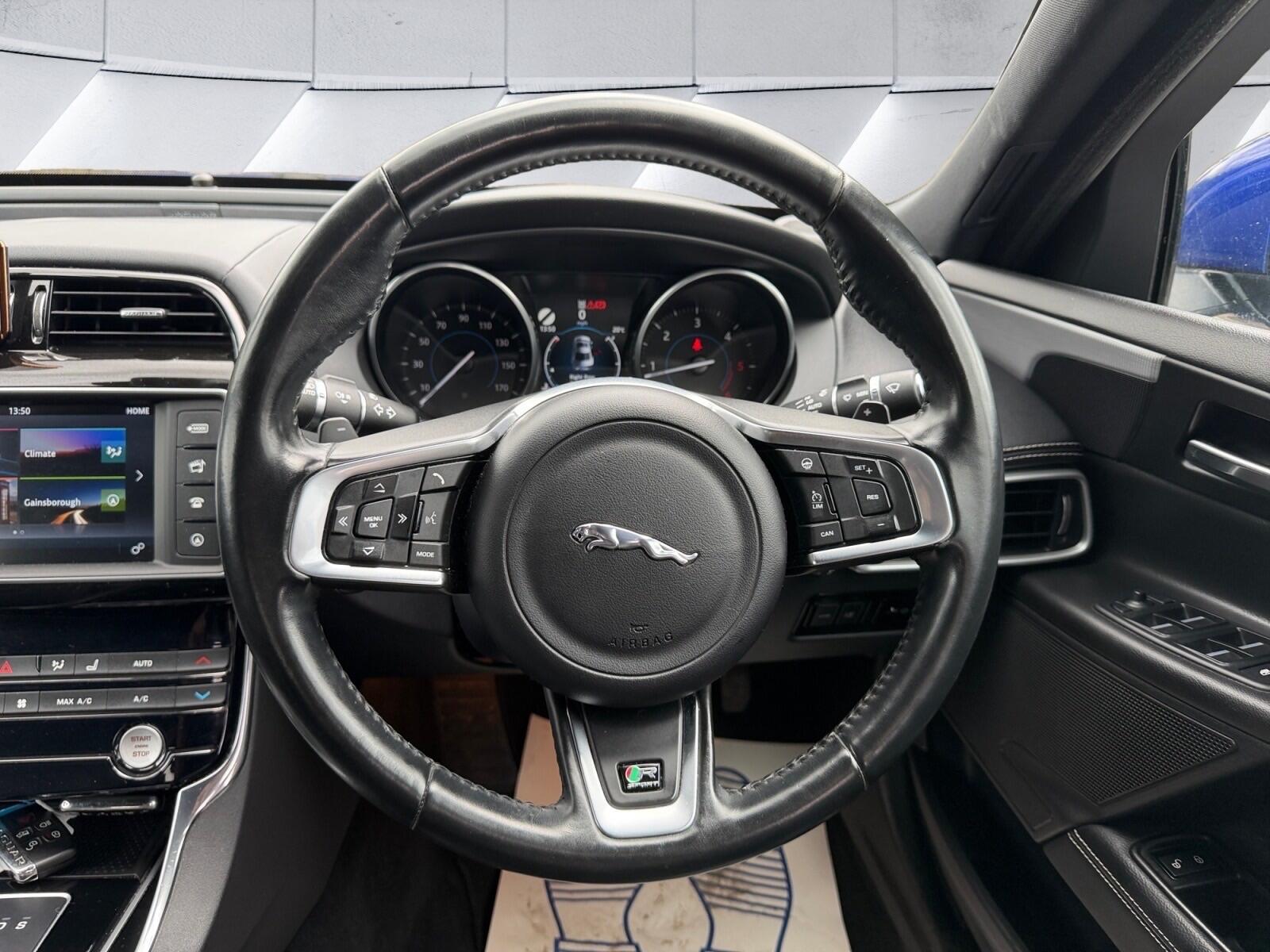 Jaguar Xe view 13