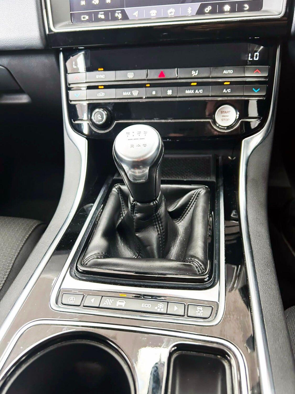 Jaguar Xe view 17