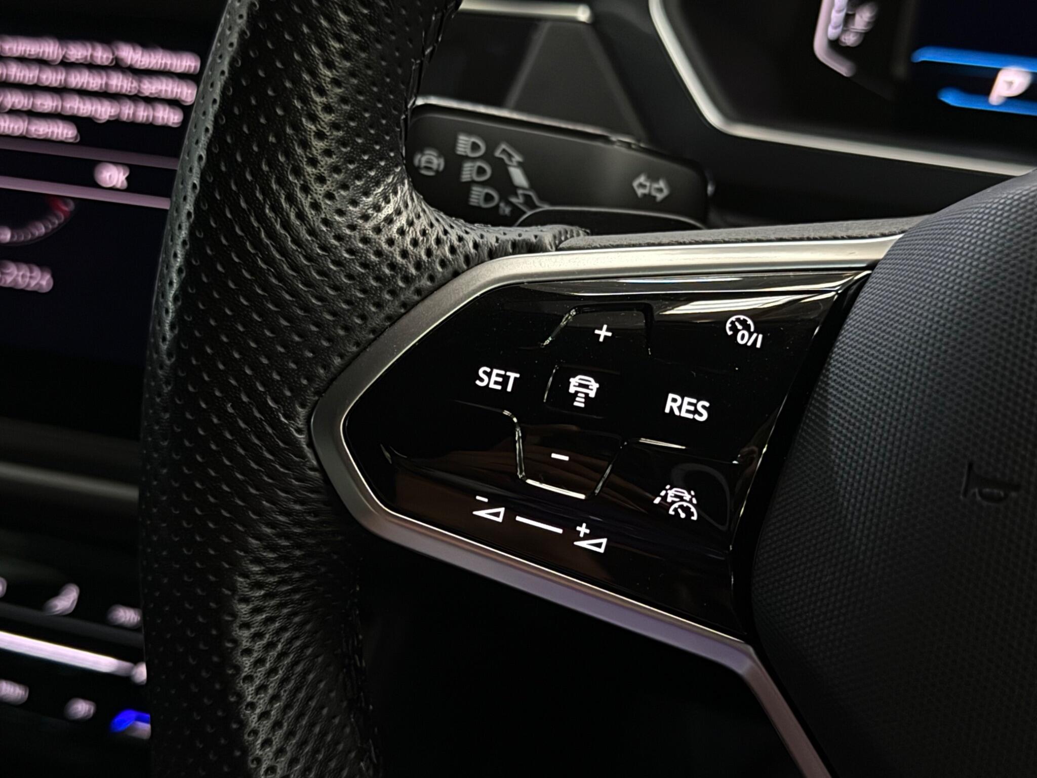 Volkswagen Tiguan view 14